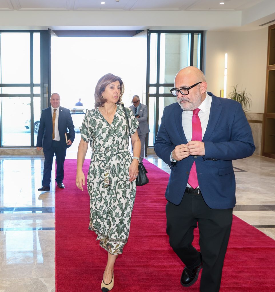 Cumhurbaşkanı Tatar, Holguin’i kabul etti