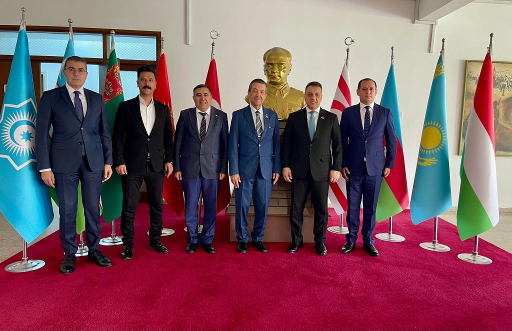 Dışişleri Bakanı Ertuğruloğlu, Azerbaycan heyetini kabul etti