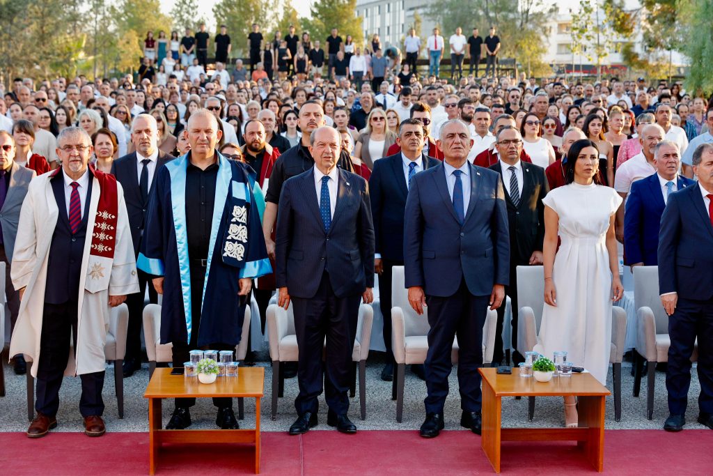Atatürk Öğretmen Akademisi’nde geleceğin öğretmenleri diplomalarını aldı