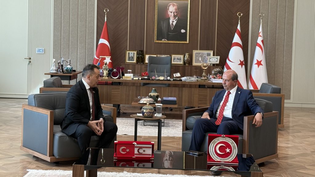 Cumhurbaşkanı Tatar, Azerbaycan heyetini kabul etti