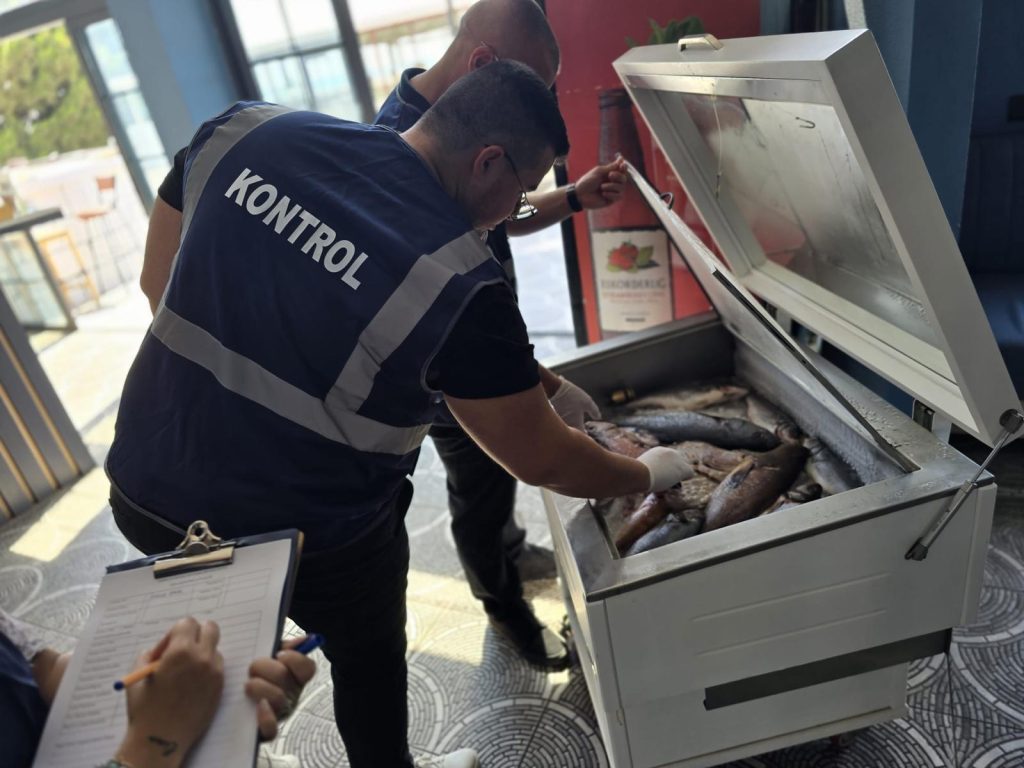 İskele’de su ürünleri denetlendi, yasal sınırlara uymayan balıklara el konuldu