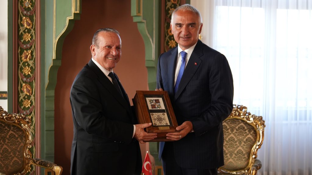 Bakan Ataoğlu, Türkiye Kültür ve Turizm Bakanı Ersoy ile görüştü