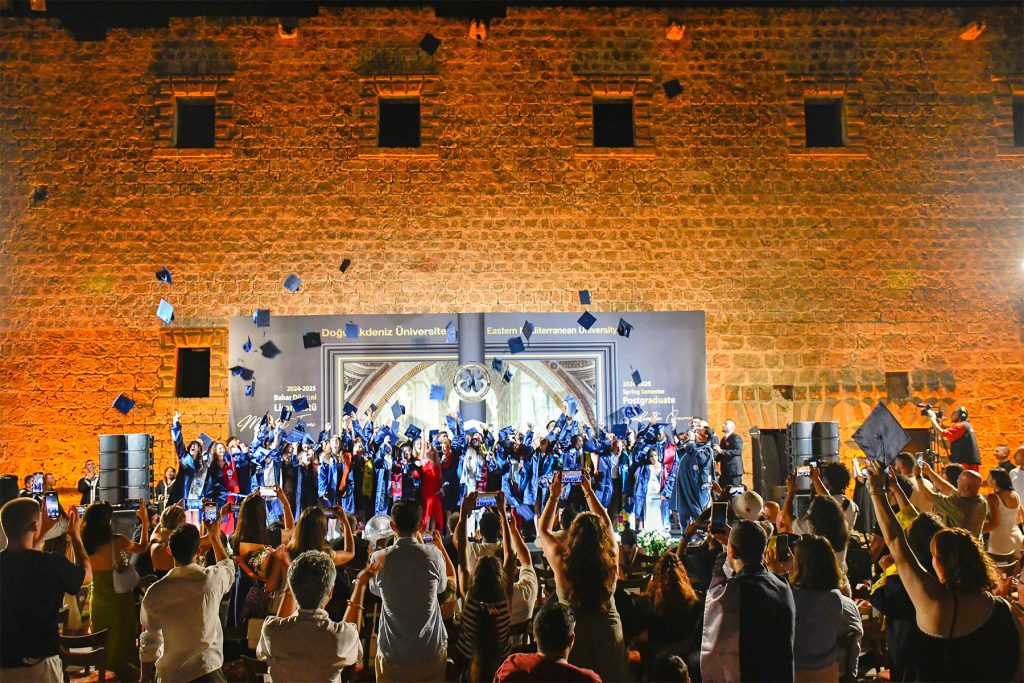 DAÜ 2024–2025 Bahar Dönemi Lisansüstü Mezuniyet töreni yapıldı