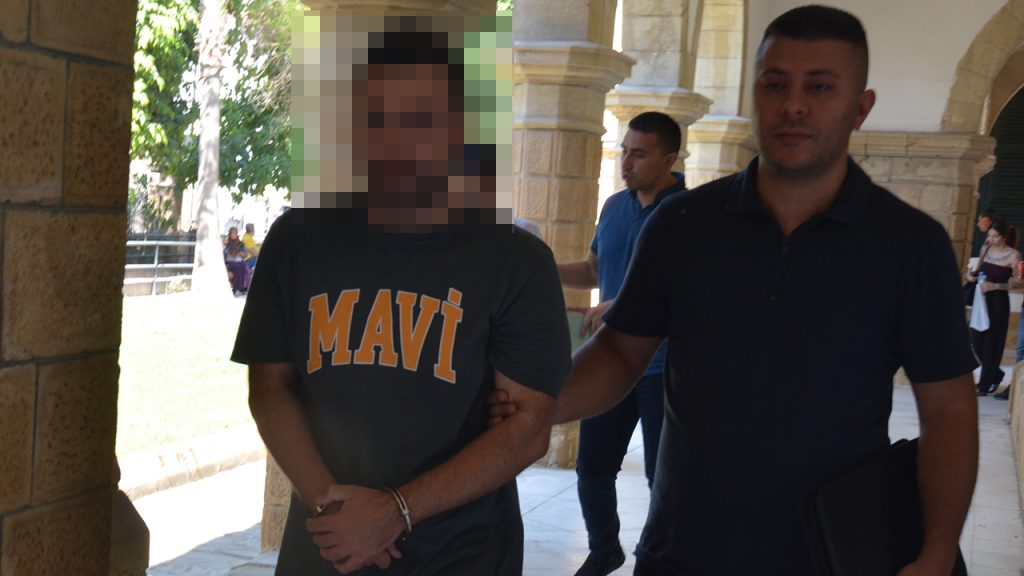 İş Yerine İhanet: Zanlı 5 Bin Doları Cebe Atıp Kayboldu!