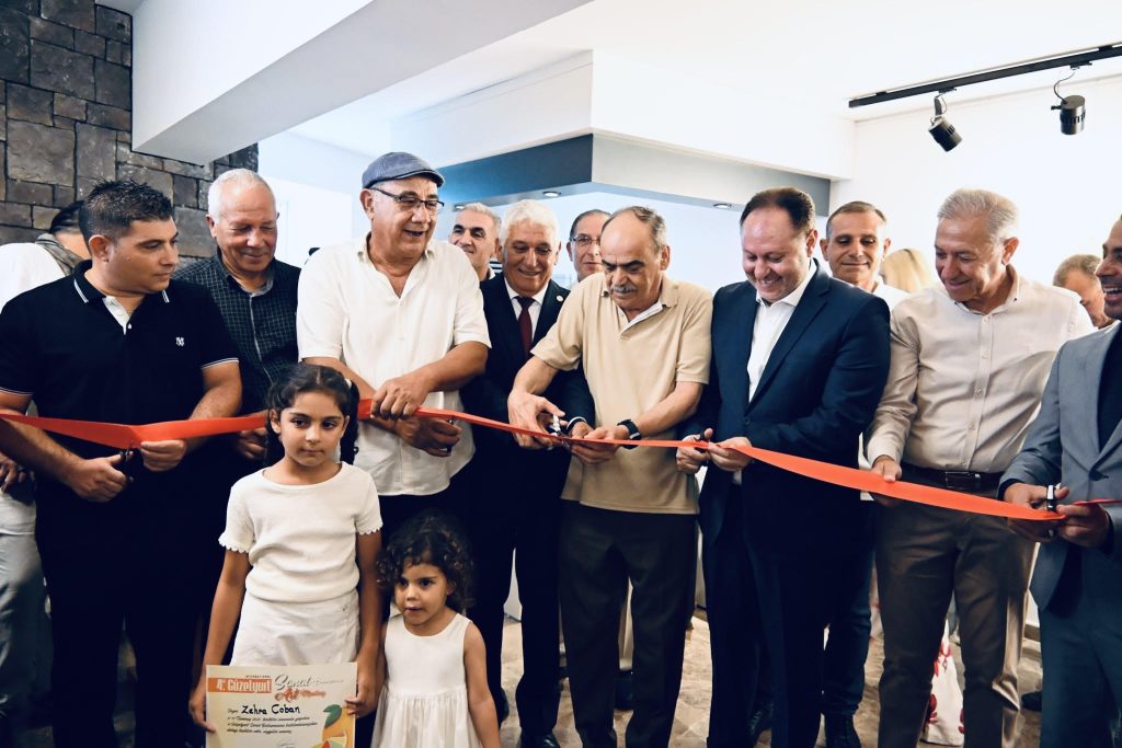 Öztürkler, 4. Uluslararası Güzelyurt Sanat Buluşması sergisinin açılışını yaptı
