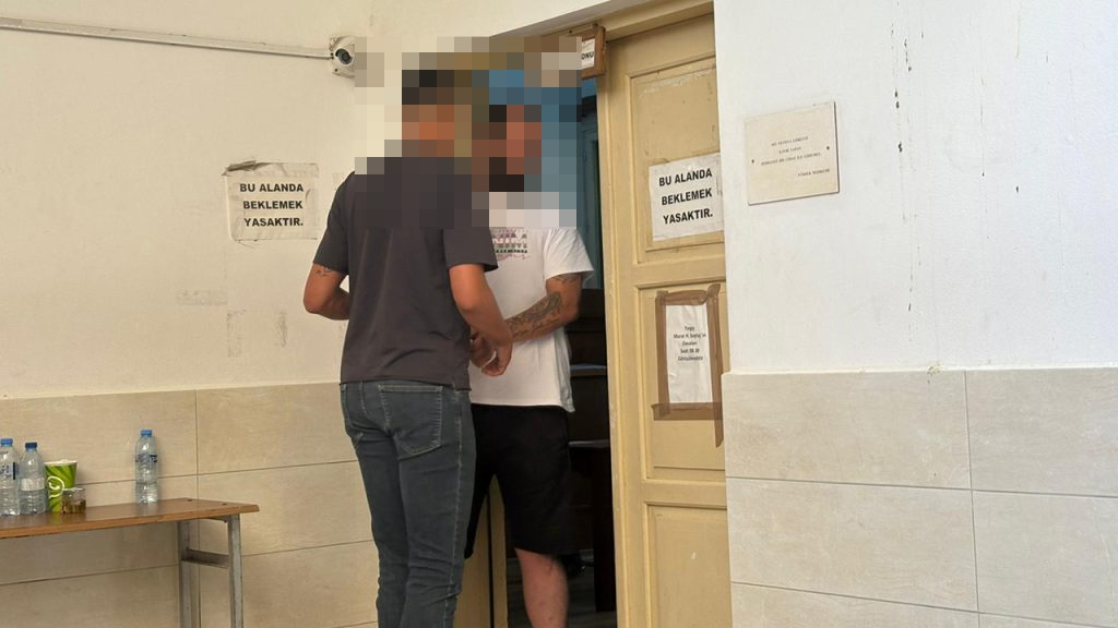 Girne’de WhatsApp Üzerinden Tehdit Eden Zanlı Mahkeme Karşısında