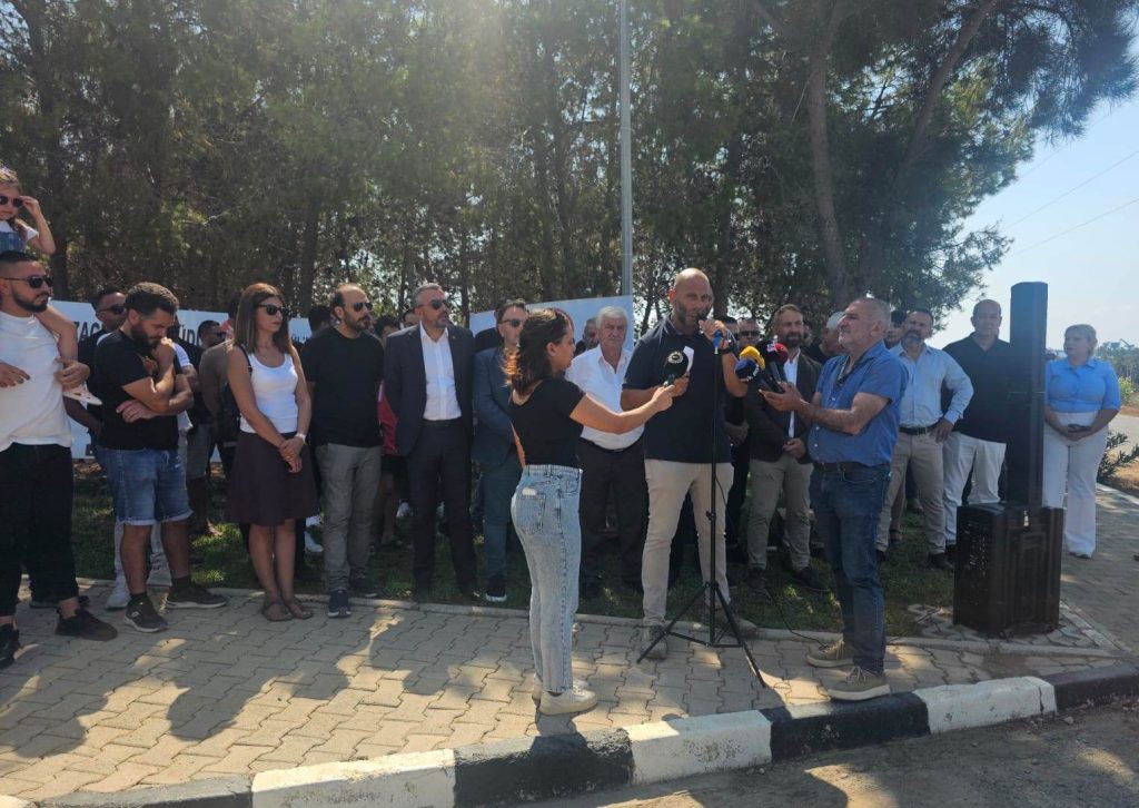 EL-SEN, AKSA önünde eylem yaptı