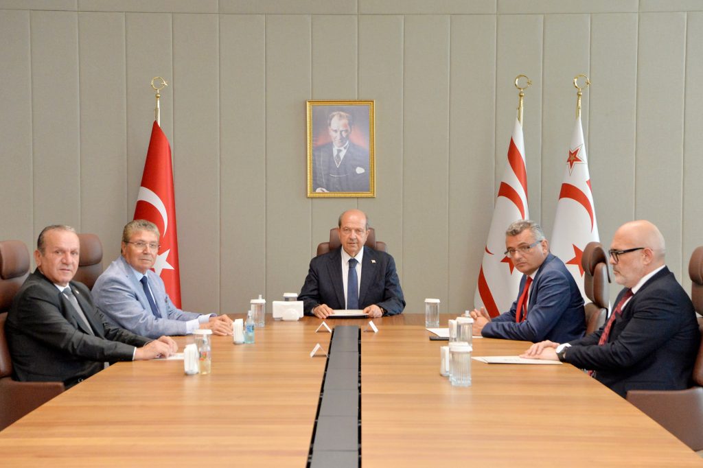 Cumhurbaşkanı Tatar, New York toplantısı öncesinde siyasi partilerle bir araya geldi