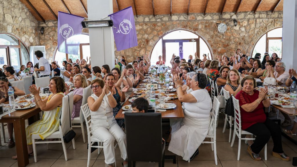 Erhürman: “İnsan onuruna yaraşır bir hayatı çocuklarımız için el birliğiyle kuracağız”