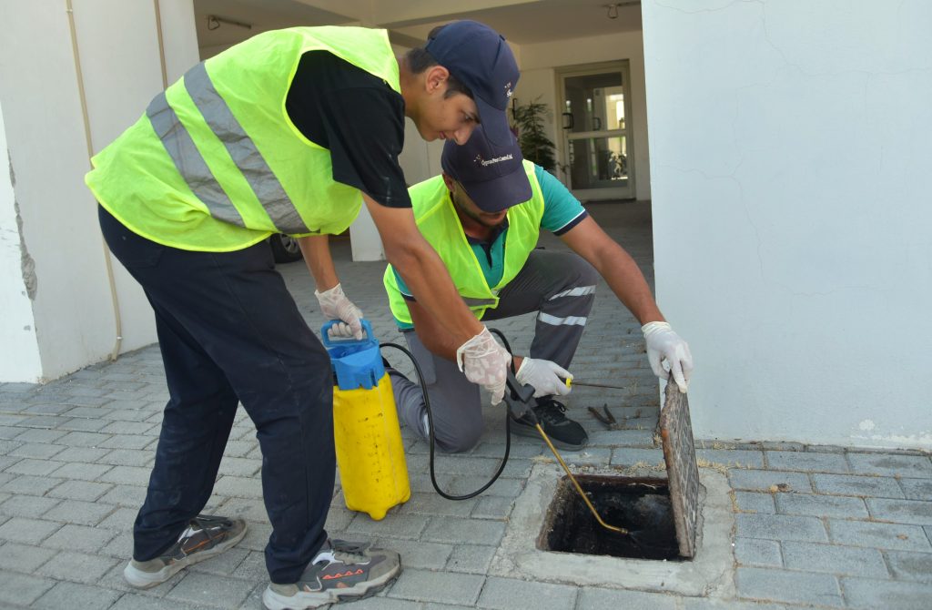 LTB hamamböceği ilaçlama çalışmalarını Taşkınköy’de sürdürüyor