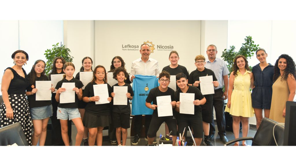 LBO Çocuk ve Gençlik Korosu heyeti LTB Başkanı Harmancı’yı ziyaret etti