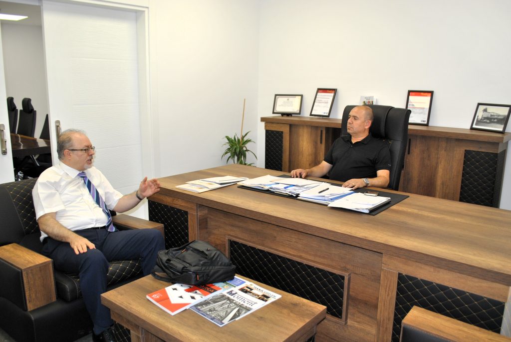 OKKÜ Mühendislik Fakültesi Dekanı Ramiz, Taş Ocakları Çalıştayı Sonuç Bildirgeleri’ni KTMMOB Başkanı Aysal’a sundu