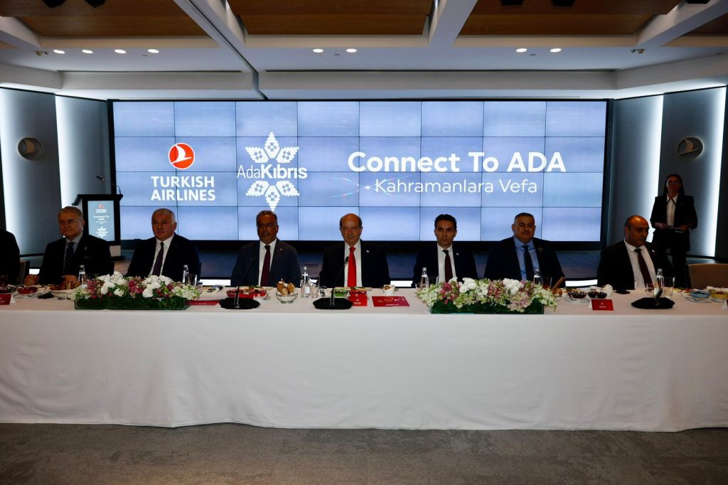 Cumhurbaşkanı Tatar, İstanbul’da THY Genel Merkezi’ni ziyaret etti