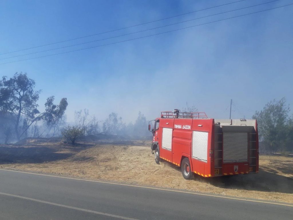 Güney Kıbrıs’ın “Malya” (Bağlarbaşı) köyünde büyük yangın çıktı..Köy boşaltılıyor