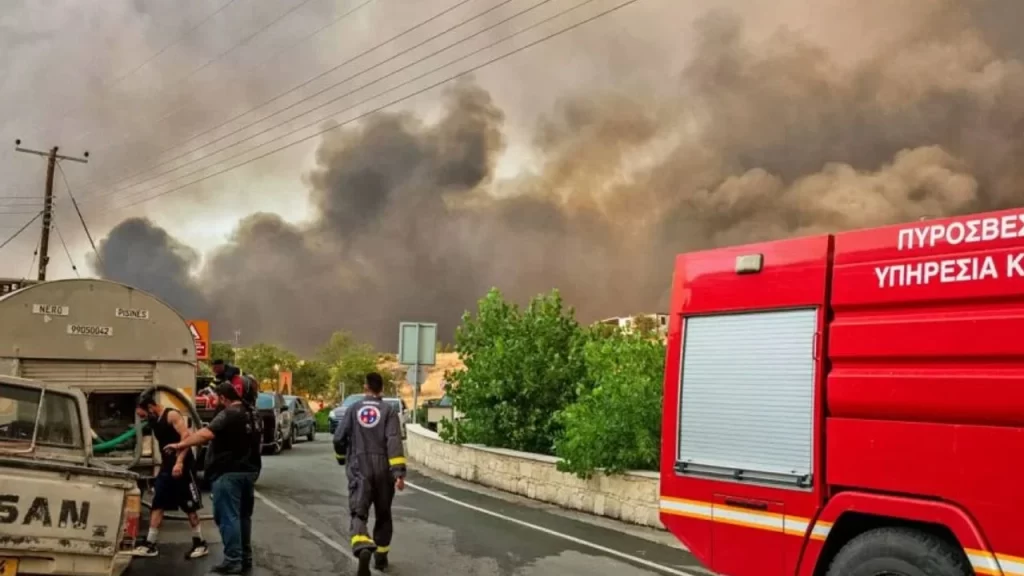 Limasol’daki yangının dumanları Lübnan kıyılarına kadar ulaştı… Kundaklama iddiaları var