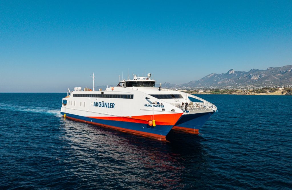 Akgünler Denizcilik yeni hızlı deniz otobüsü “Grand Master” ile hizmet ağını genişletti