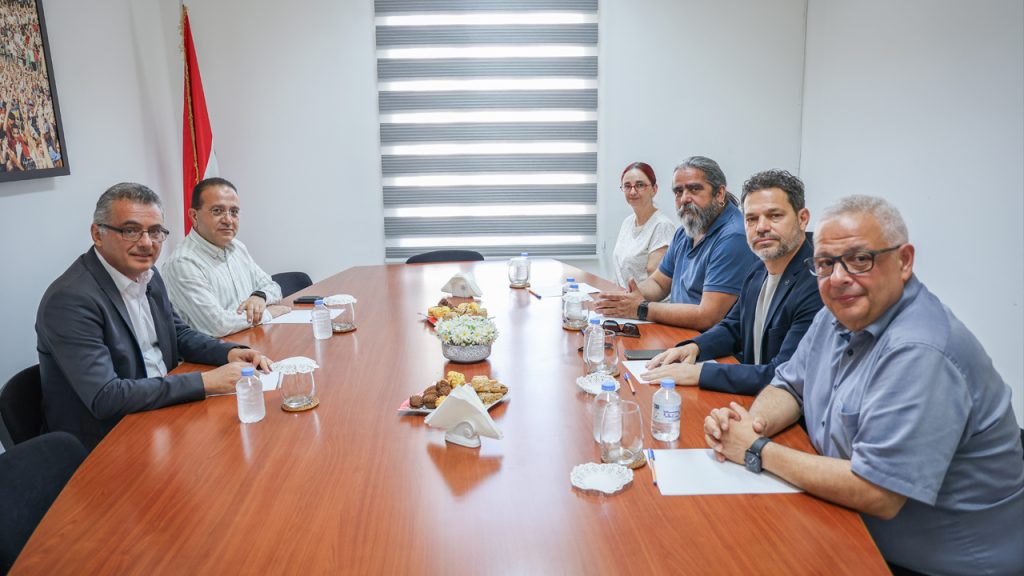 CTP Genel Başkanı Erhürman, DAÜ-SEN yetkililerini kabul etti