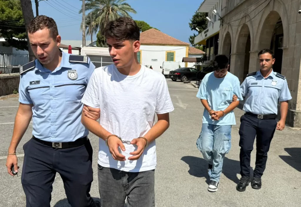 Trafik kazasında araçtan uyuşturucu çıktı