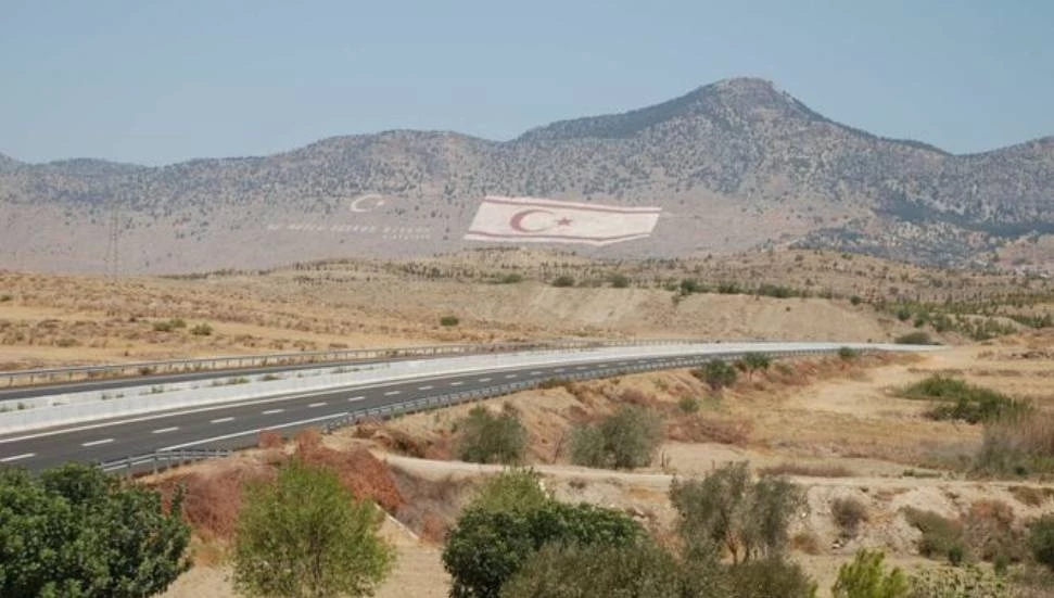 İrsen Küçük’ün ismi Lefkoşa Çevre Yolu’na verildi