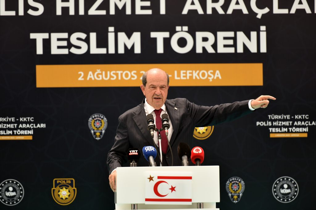 “Türkiye- KKTC Polis Hizmet Araçları Teslim Töreni”… Tatar: “Polis teşkilatının daha da güçlenmesi bizlere güç ve moral veriyor”