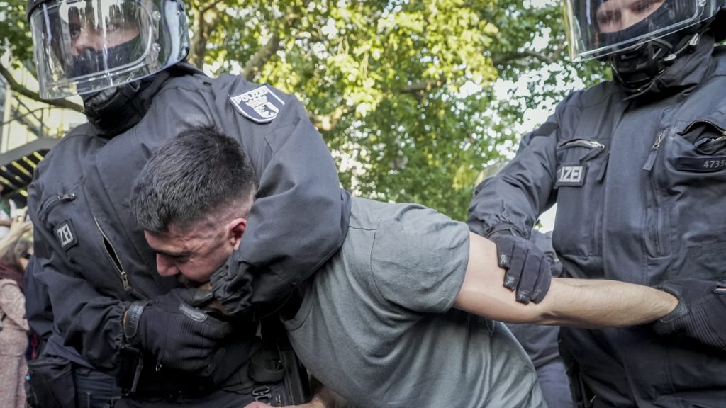 Almanya’da polis Filistin’e destek eylemine sert müdahalede bulundu