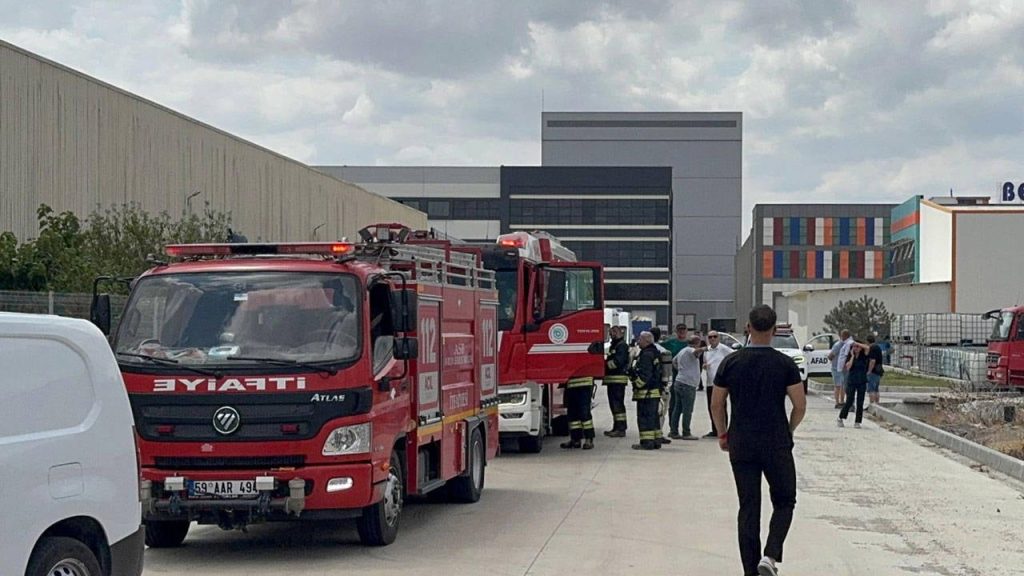 Tekirdağ’da anestezi gazı üreten fabrikada meydana gelen patlamada 2 işçi öldü