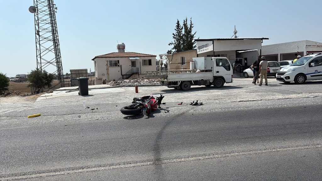 Cihangir yakınlarında meydana gelen kazada motosiklet sürücüsü yaralandı