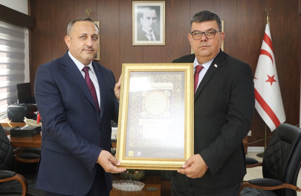Maliye Bakanı Berova, KKTC Din İşleri Başkanı Moral’ı kabul etti