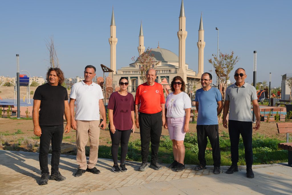 Cumhurbaşkanı Tatar Cumhuriyet Parkını ziyaret etti