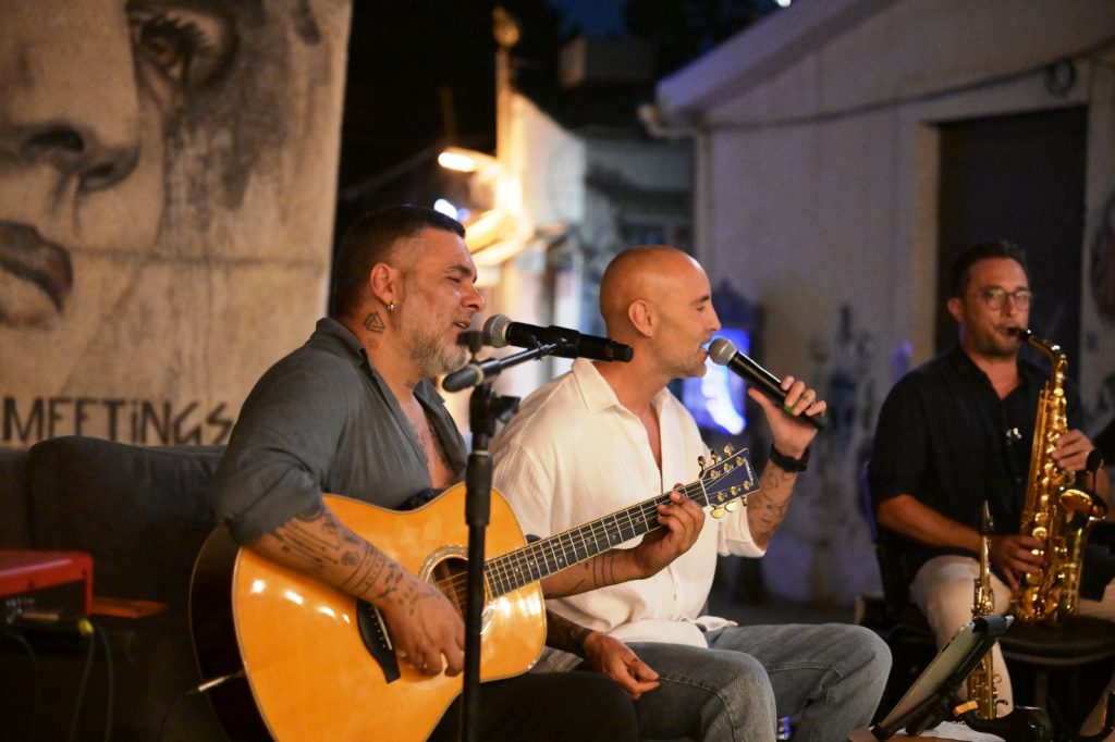 LTB Akustik Sahne Konserleri Çağıl ve Derviş İşgüzar ile başladı