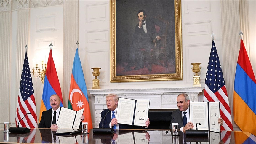 Azerbaycan ve Ermenistan, barış anlaşmasını parafladı