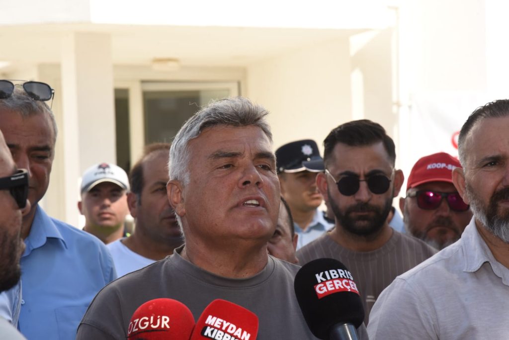 Kooperatif Merkez Bankası iştiraklerindeki grev beşinci gününde.. Koop-Sen: “Feda edecek hakkımız ve arkadaşlarımız yok”