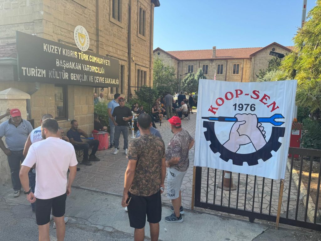 Kooperatif Merkez Bankası iştiraklerindeki grev altıncı gününde