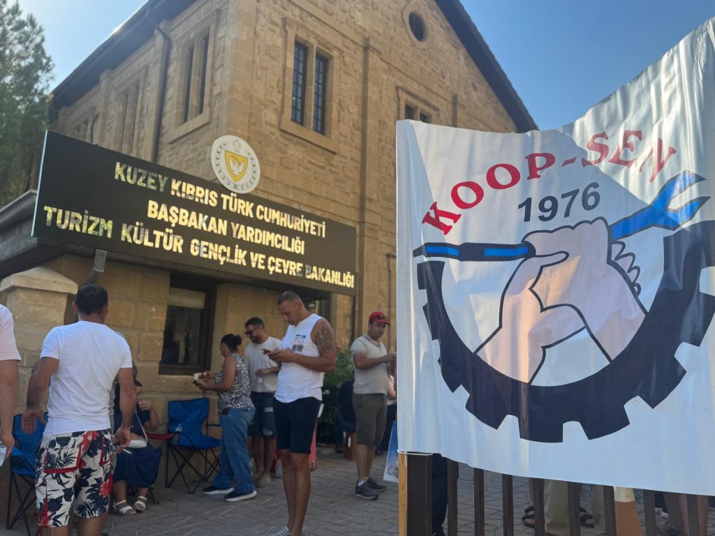 Kooperatif Merkez Bankası iştiraklerindeki grev yedinci gününde devam ediyor