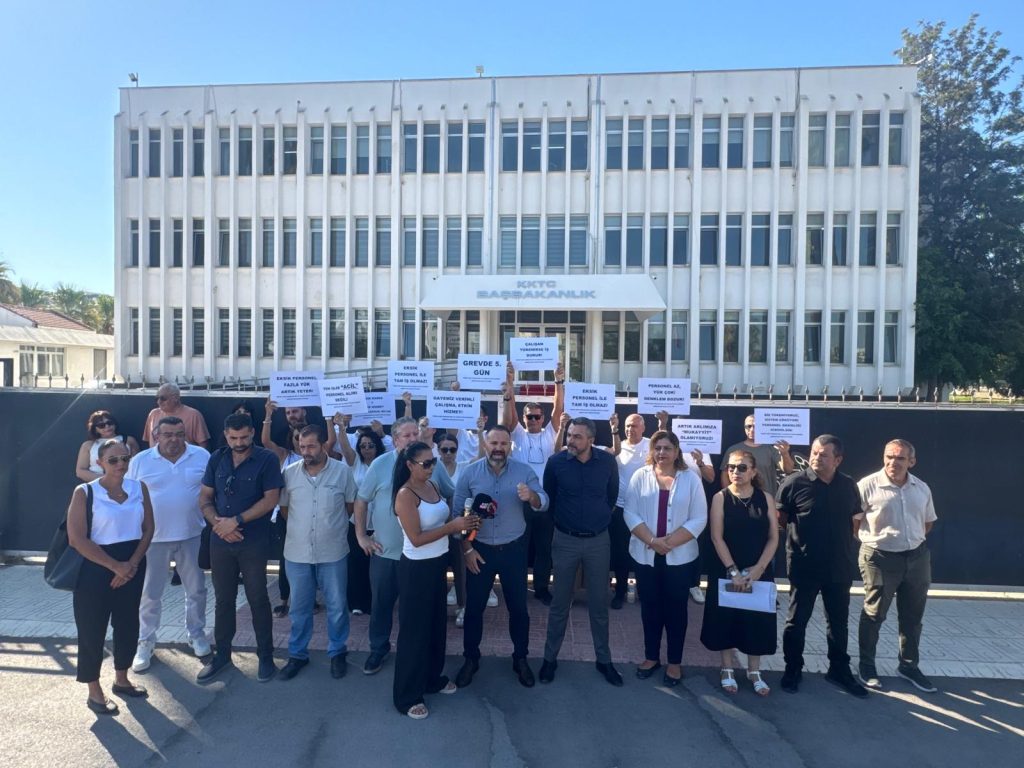 Resmi Kabz Memurluğu ve Mukayyitlik Dairesi’ndeki grev beşinci gününde… Sendikalar: “Eksik personel ile tam iş olmaz”