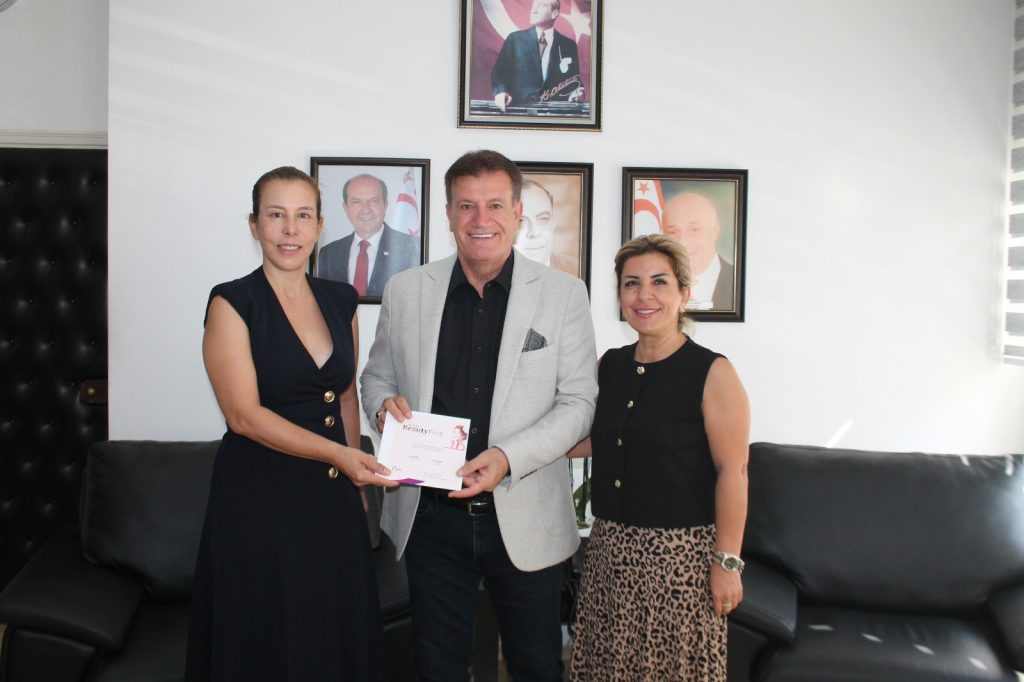 Arıklı, US Fuarcılık ile Kıbrıs Türk Güzellik Uzmanları Birliği başkanlarını kabul etti