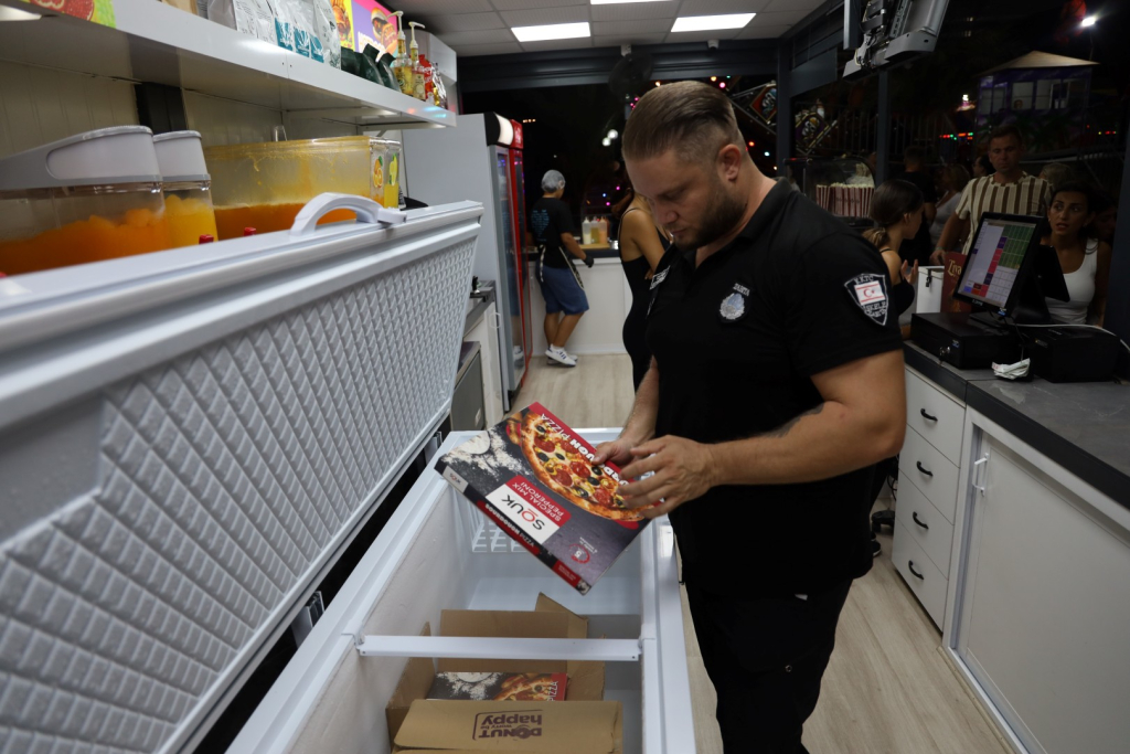 İskele Belediyesi lunapark alanındaki büfeleri denetlendi