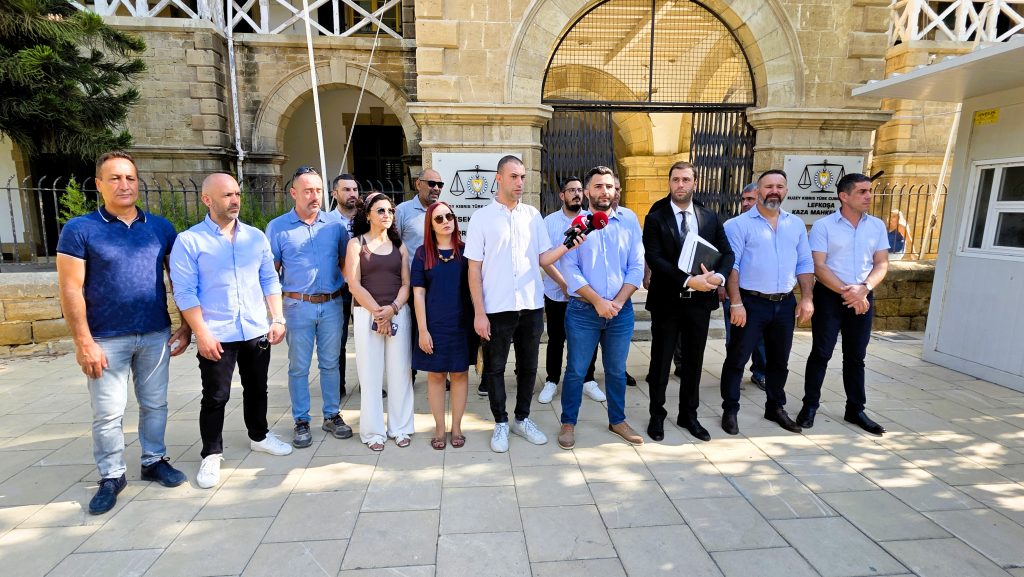 DEV-İŞ, yabancı işçilerin maaş kesintisine izin veren yasa değişikliğini yargıya taşıdı