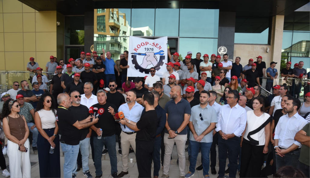 KOOP-SEN’in grevi dokuzuncu gününde Başbakanlık önünde devam ediyor