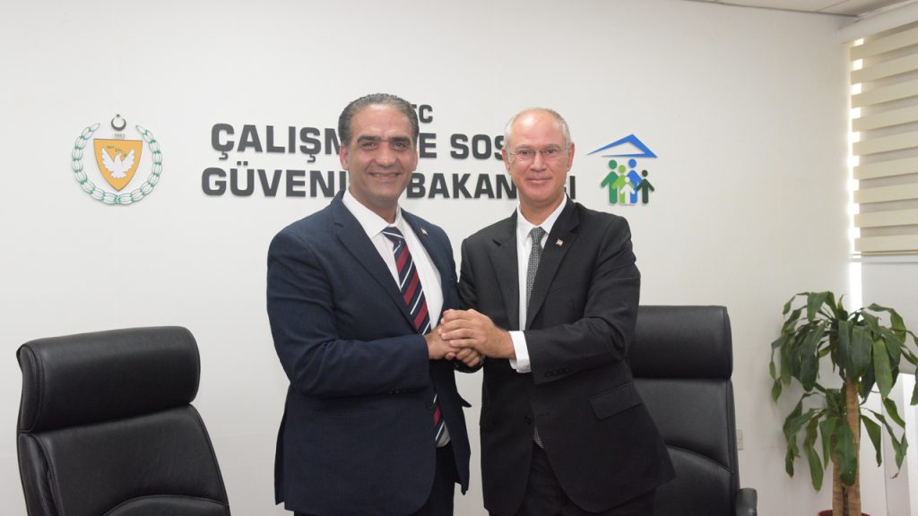 Gardiyanoğlu bakanlık görevini Hasipoğlu’na devretti