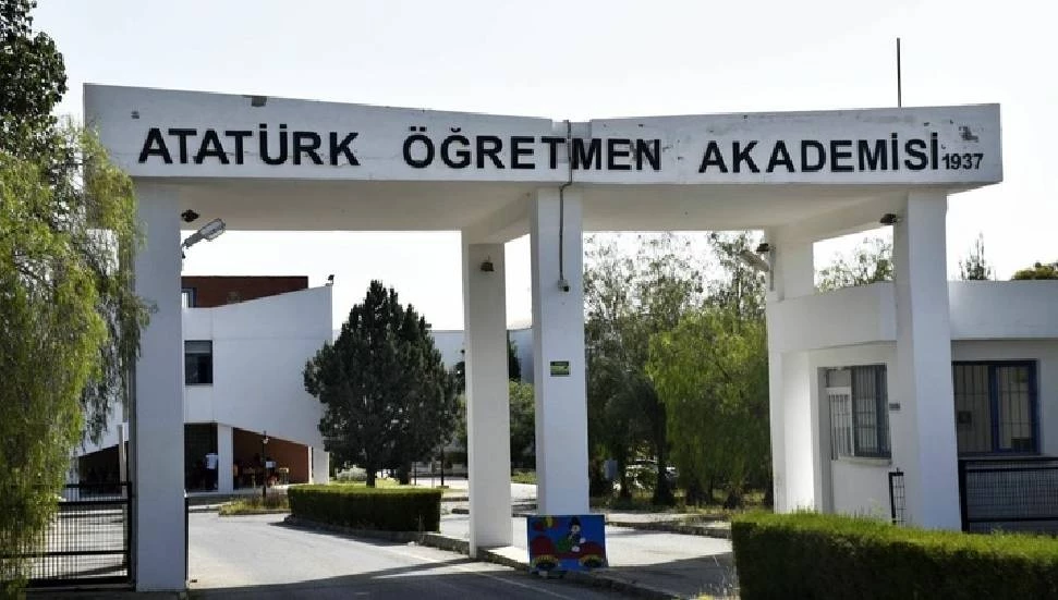 Atatürk Öğretmen Akademisi Yazılı Giriş Sınavı yapılıyor