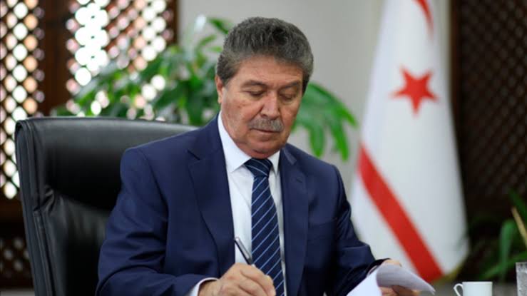 Başbakan Ünal Üstel silah izinleriyle ilgili “spekülatif” haberleri yalanladı