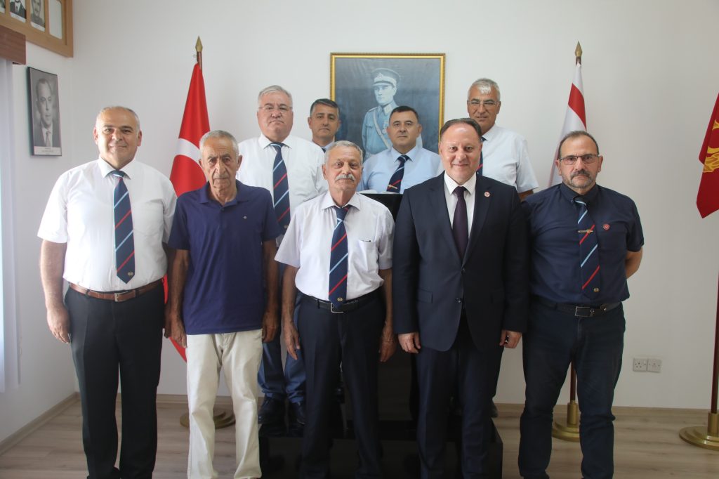 Meclis Başkanı Öztürkler, Kıbrıs Türk Emekli Subaylar Derneği’ni ziyaret etti