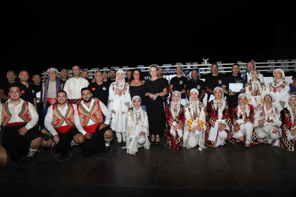 Cumhurbaşkanı Ersin Tatar’ın eşi Sibel Tatar, 1. Uluslararası Lefke Folklor Dans Festivali’ne katıldı