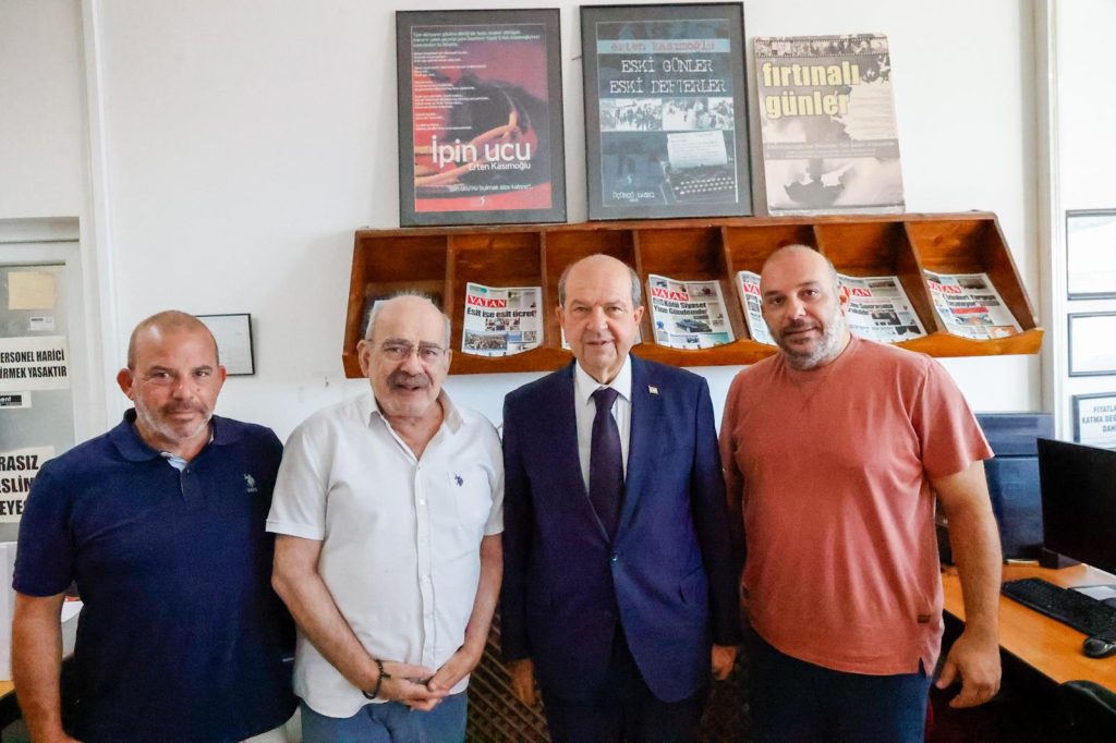 Cumhurbaşkanı Tatar, Vatan Gazetesi’ni ziyaret etti