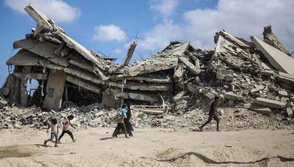 Filistin’e gönderilen yardım gemisi İsrail limanı açıklarında beklemede