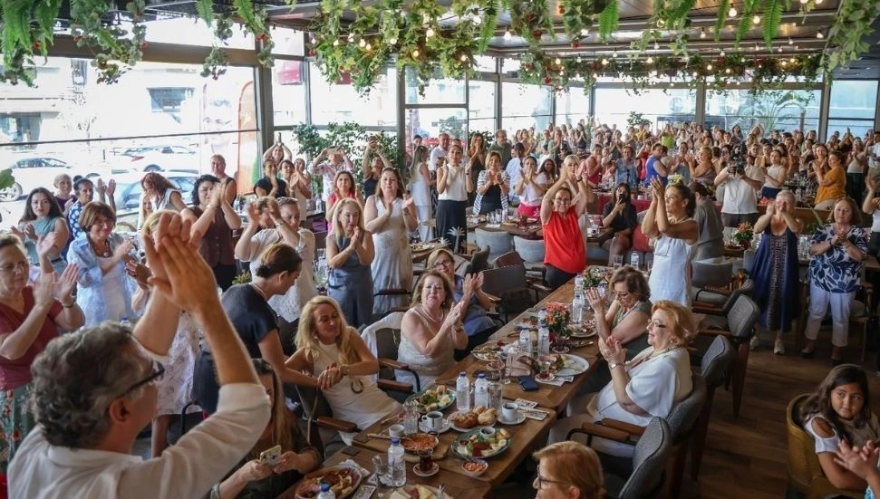 Tufan Erhürman: Bütün rozetleri kaldırdık; hepimizin kalbi çocuklarımız, için atıyor!