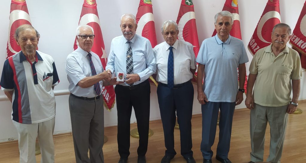 Aksakallar Konseyi’ne atanan Öksüzoğlu, TMT Mücahitler Derneği’ni ziyaret etti