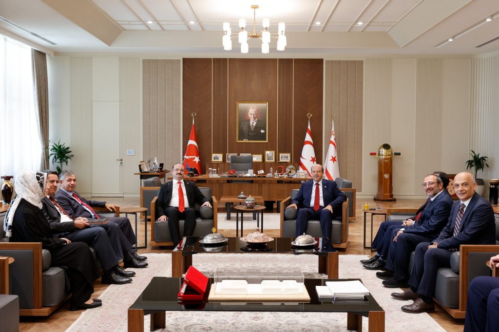 Cumhurbaşkanı Tatar Erzurum Atatürk Üniversitesi Rektörü Hacımüftüoğlu’nu kabul etti