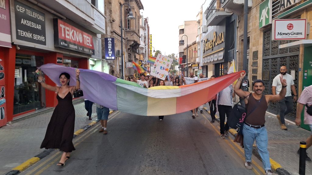 Birleşik Onur Yürüyüşü ara bölgede yapıldı